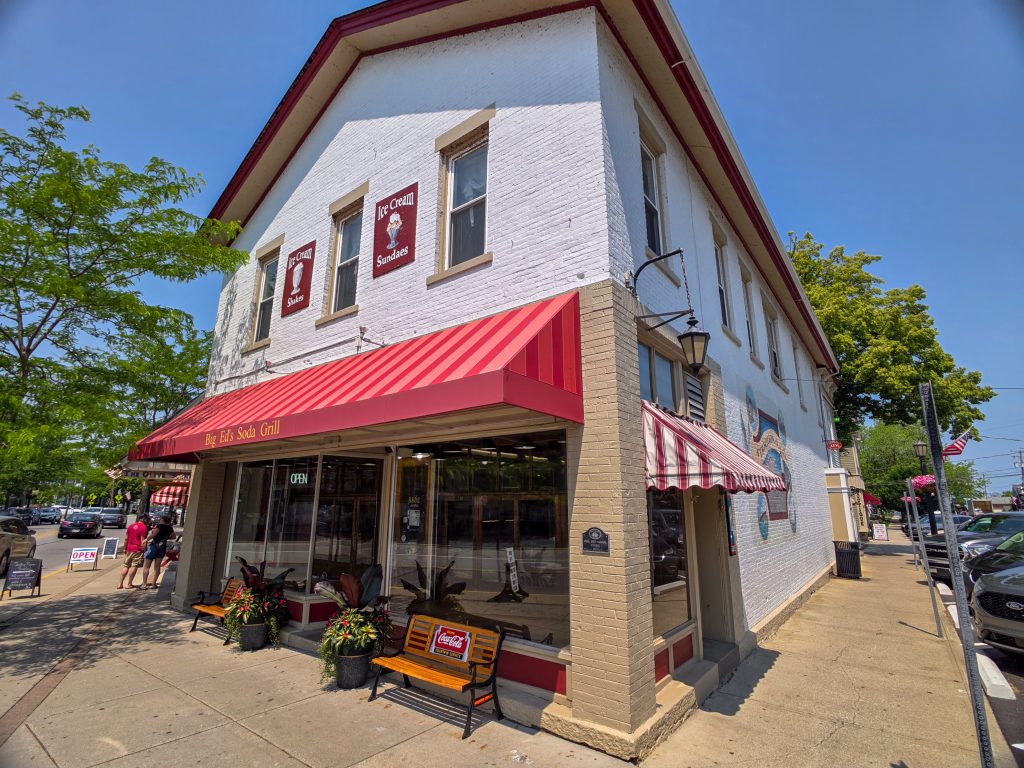Things to do in Vermilion Ohio.  Stop in at Big Eds soda shop