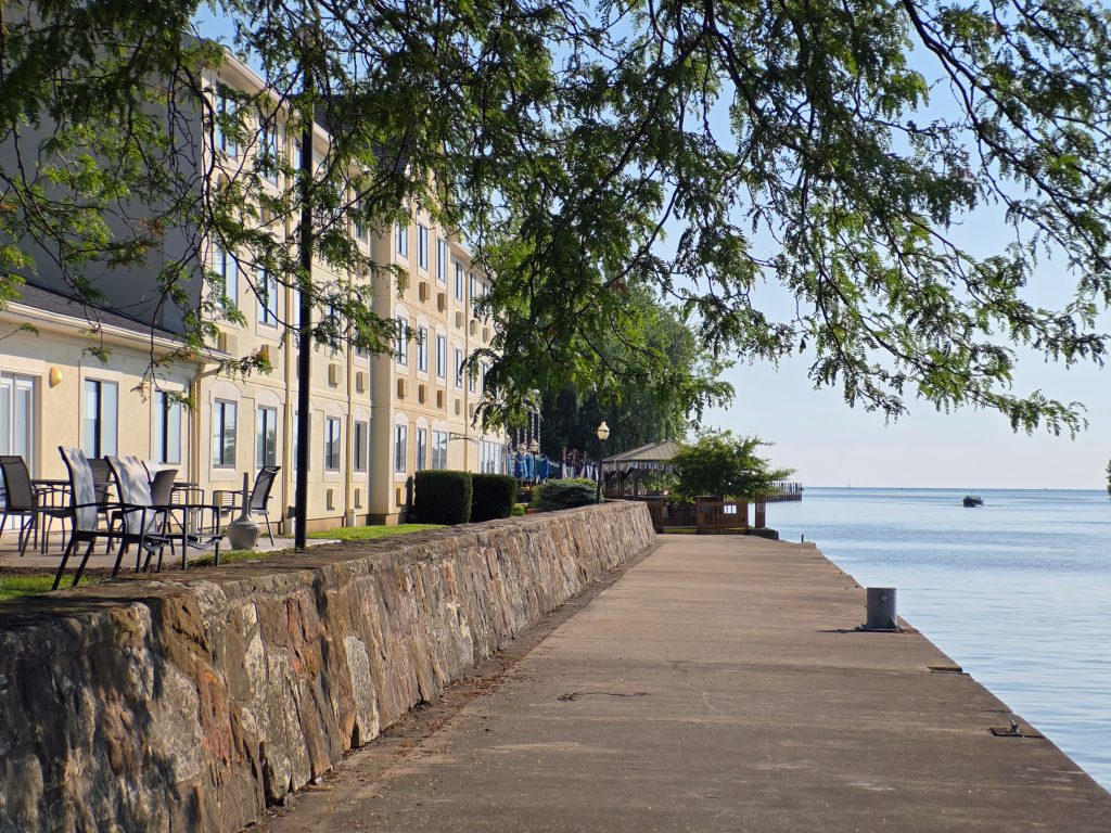 Comfort Inn hotel along the Huron River, convenient stay for Cedar Point and Put-in-Bay visitors.