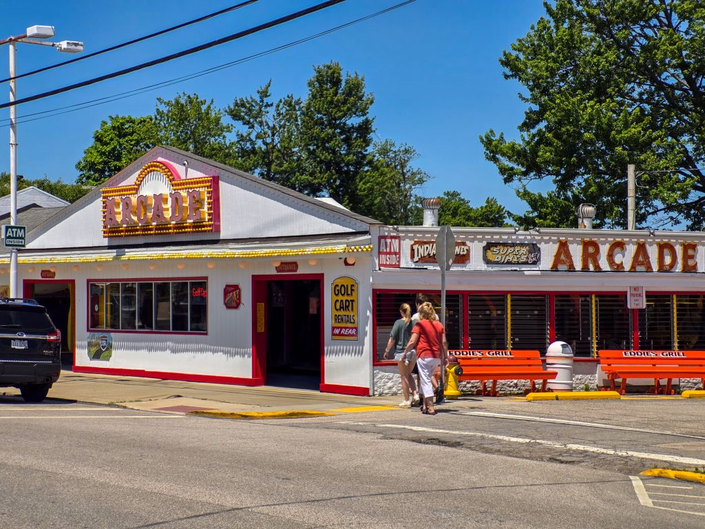 Vintage arcade along the main strip in Geneva-on-the-Lake