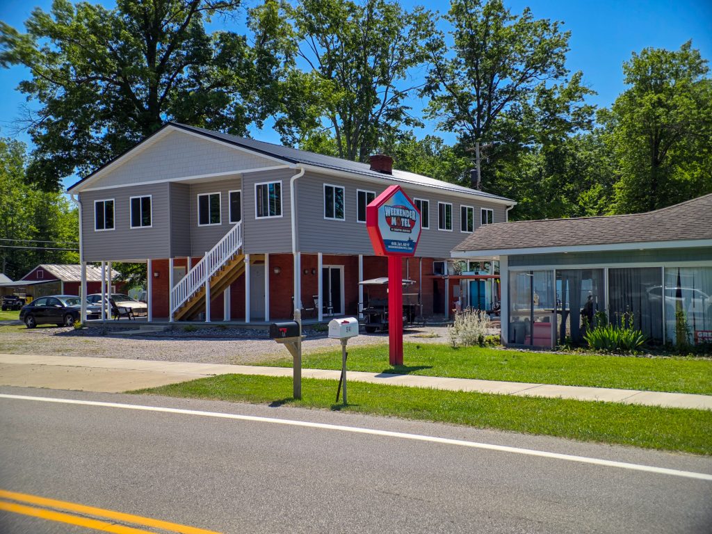 The Weekender Motel located on the Geneva-on-the-Lake strip
